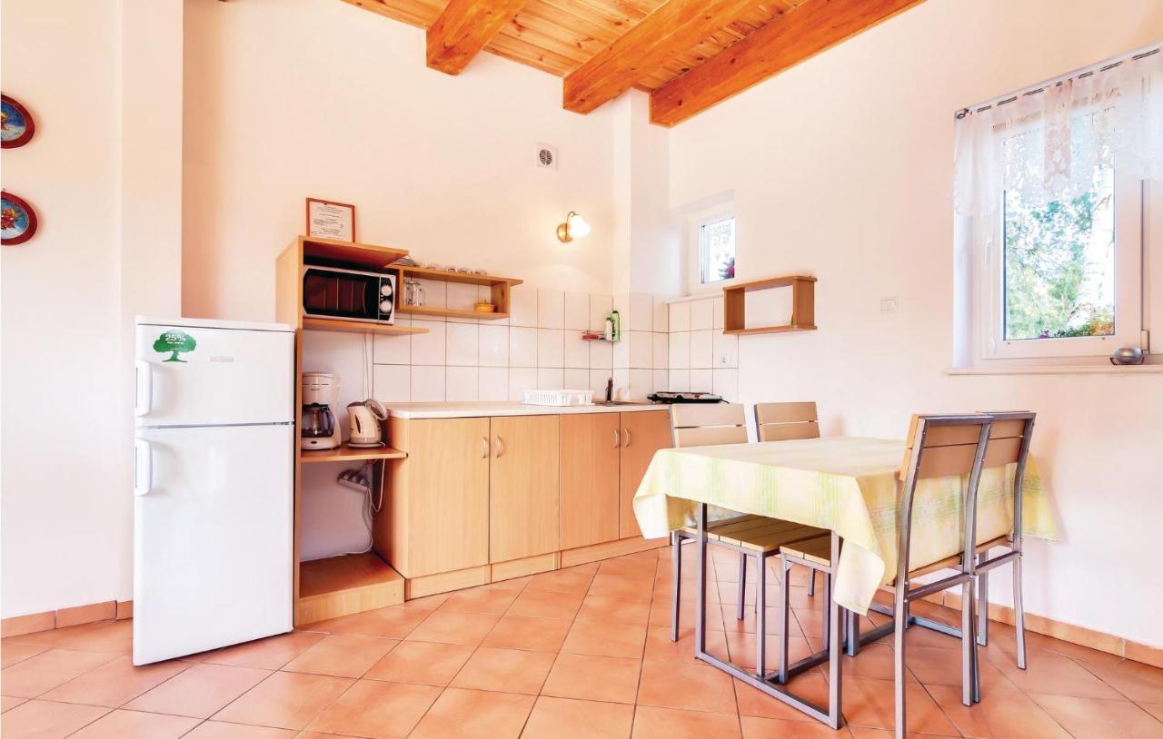 Cozy Apartment In Rowy With Kitchen Exterior foto